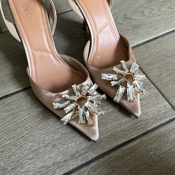 Zara shimmery mid-heal sling back shoes - Picture 8 of 12